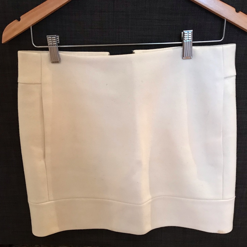 Cream wool mini skirt with pockets